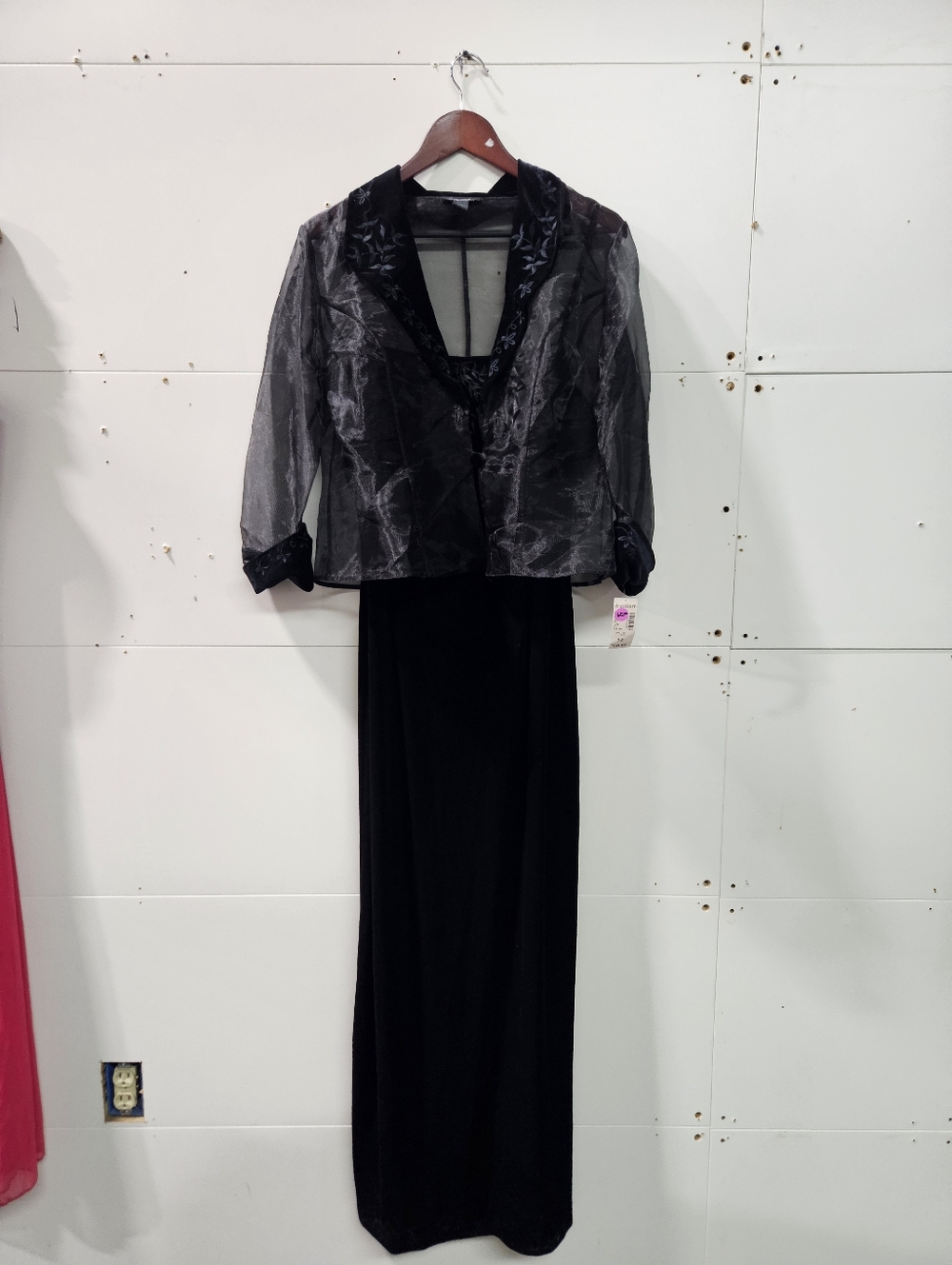 Dressbarn collection black velvet embroidered maxi dress size 14